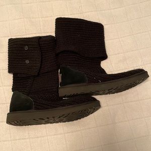 UGG Classic Cardy Button Detailed Knot Boots